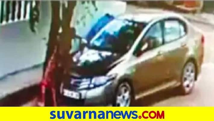 Women Dies in Car Accident in Bengalurugrg Women Dies in Car Accident in Bengalurugrg