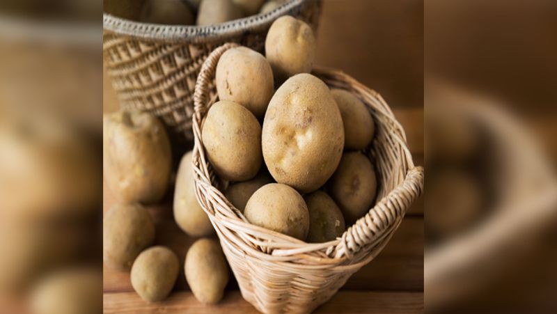 kitchen tips how to store potato onion is it safe to keep both together