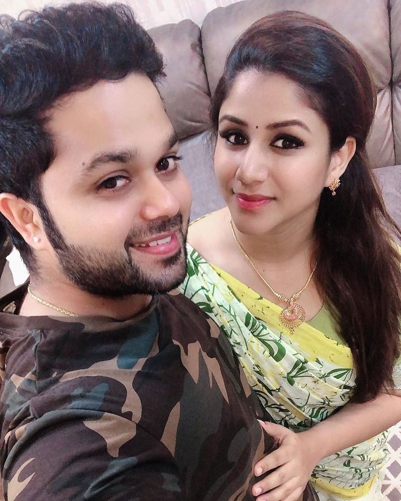 Raja rani actress alya manasa - sanjeev baby girl Aila syed Cute Latest photos