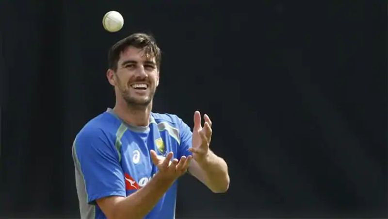 ऑस्ट्रेलिया (Australia) के तेज गेंदबाज पैट कमिंस ने पिछले कुछ समय में बेहिसाब कामयाबी हासिल की है। टेस्ट को साथ ही वह वनडे में भी आईसीसी रैंकिंग (ICC Ranking) में टॉप 5 गेंदबाजों में शामिल है।