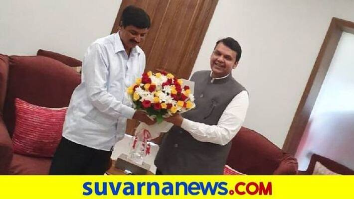 Minister Ramesh Jarakiholi Met With Maharashtra Former CM Devendra Fadnavis grg Minister Ramesh Jarakiholi Met With Maharashtra Former CM Devendra Fadnavis grg