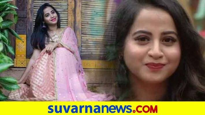telugu bigg boss swathi deekshith fan protest outside annapuraan studios vcs telugu bigg boss swathi deekshith fan protest outside annapuraan studios vcs