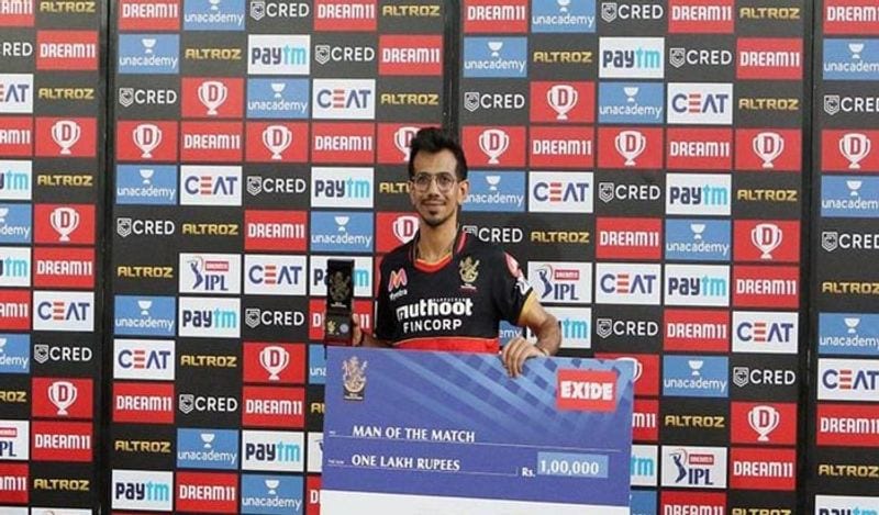 बता दें कि सनराइजर्स हैदराबाद के खिलाफ 18 रन देकर 3 विकेट लेने वाले चहल उस मैच में मैन ऑफ द मैच बने थे। लेकिन इसके बाद उनका परफॉर्मन्स कुछ ख़ास नहीं रहा।
