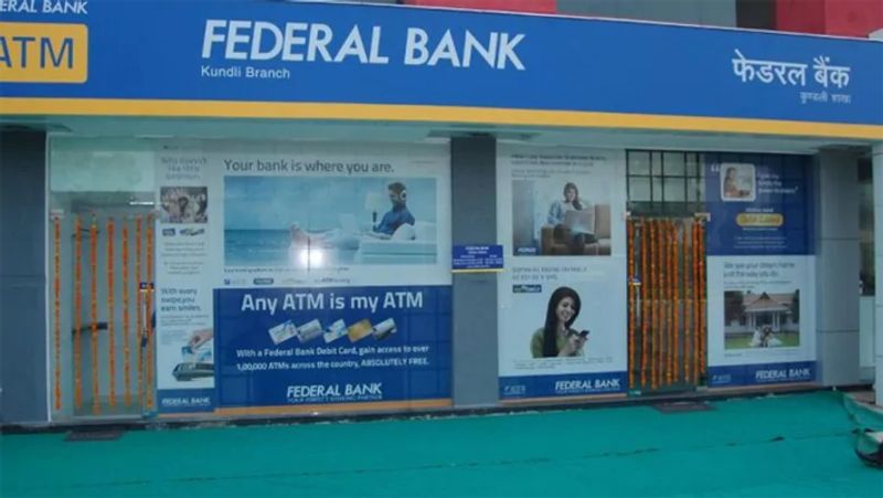 दरअसल, त्योहारी सीजन को देखते हुए फेडरल बैंक (Federal Bank)अपने ग्राहकों को ऐसी सुविधा दे रहा है जिसके तहत ग्राहक सिर्फ 1 रुपए के पेमेंट पर टू-व्हीललर खरीदकर घर ले जा सकेंगे। 