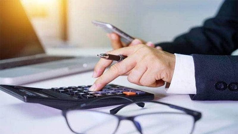 गाड़ी फाइनेंस करवाने के लिए आपको किसी प्रकार की कोई प्रोसेसिंग फीस भी नहीं देनी पड़ेगी। डेबिट कार्ड EMI के भुगतान के लिए आप 3,6,9 या 12 महीनों की किश्त का टाइम पीरियड चुन सकते हैं।