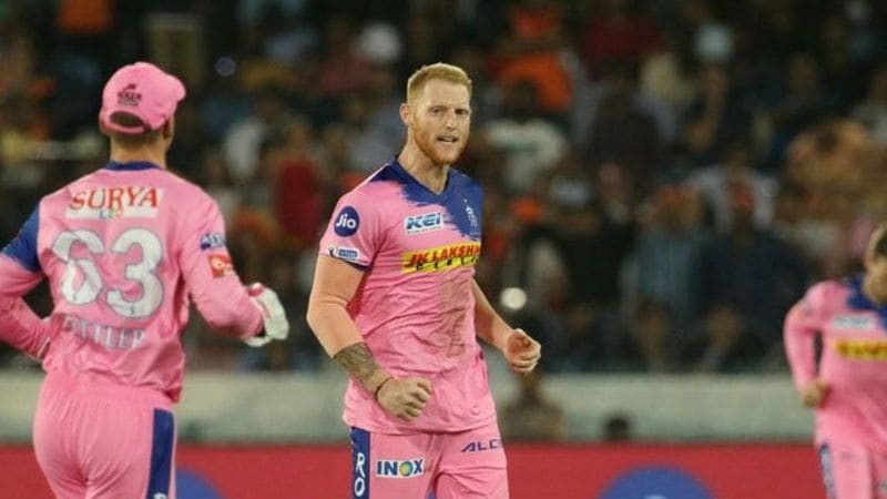 <p style="text-align: justify;">ಏಪ್ರಿಲ್ 12, 2021ರಂದು ಮುಂಬೈನಲ್ಲಿ ನಡೆದ ಪಂಜಾಬ್ ಕಿಂಗ್ಸ್ ಎದುರಿನ ಪಂದ್ಯದಲ್ಲಿ ಕ್ಷೇತ್ರ ರಕ್ಷಣೆ ಮಾಡುವ ವೇಳೆ ರಾಜಸ್ಥಾನ ರಾಯಲ್ಸ್ನ ಸ್ಟಾರ್ ಅಲ್ರೌಂಡರ್ ಬೆನ್ ಸ್ಟೋಕ್ಸ್ ಎಡಗೈ ಬೆರಳಿಗೆ ಗಾಯ ಮಾಡಿಕೊಂಡಿದ್ದಾರೆ.</p>