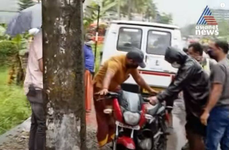 watch video accident while news reporting reporter helps injured people
