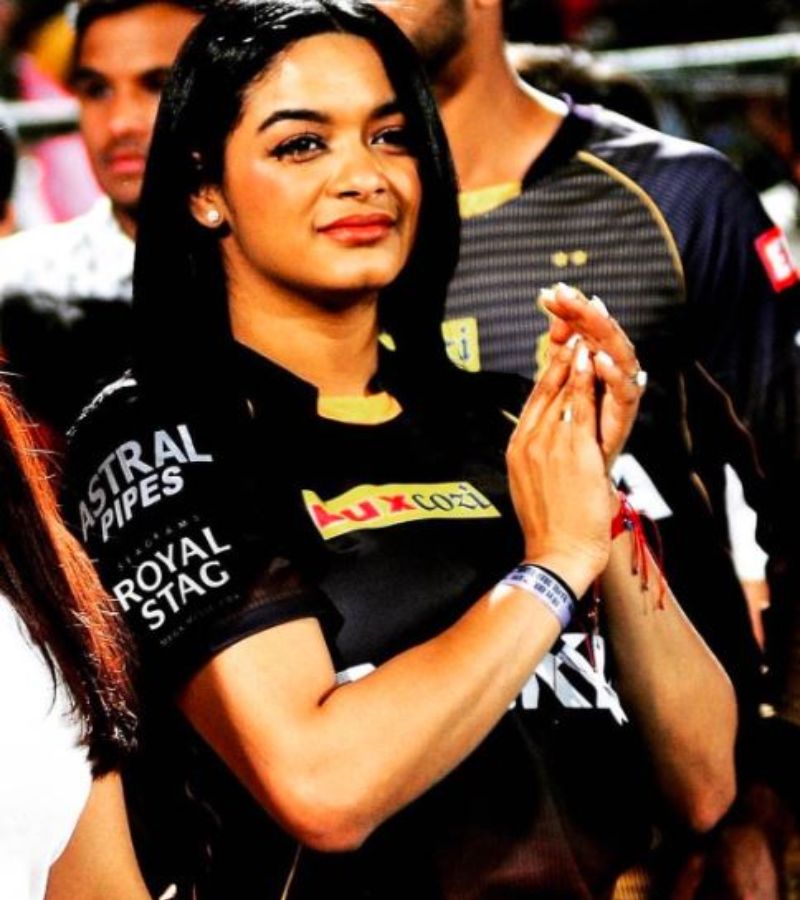 IPL 2020, lets know about KKR star player Andre Russell hot wife Jassym Lora spb