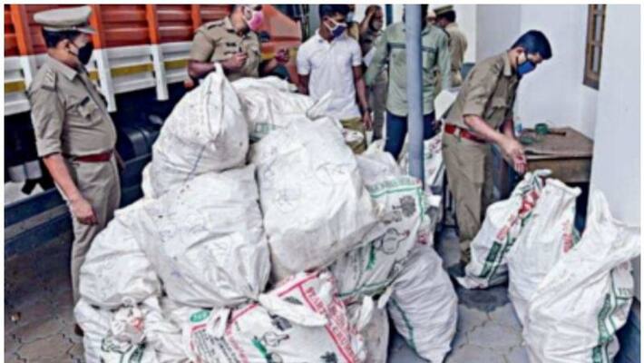 one arrest in kasaragod sandal seized case one arrest in kasaragod sandal seized case