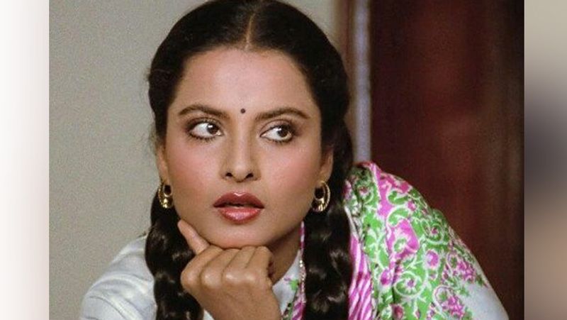 From makeup obsession to dubbing for actresses little known facts about Rekha