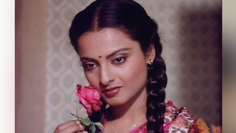 From makeup obsession to dubbing for actresses little known facts about Rekha