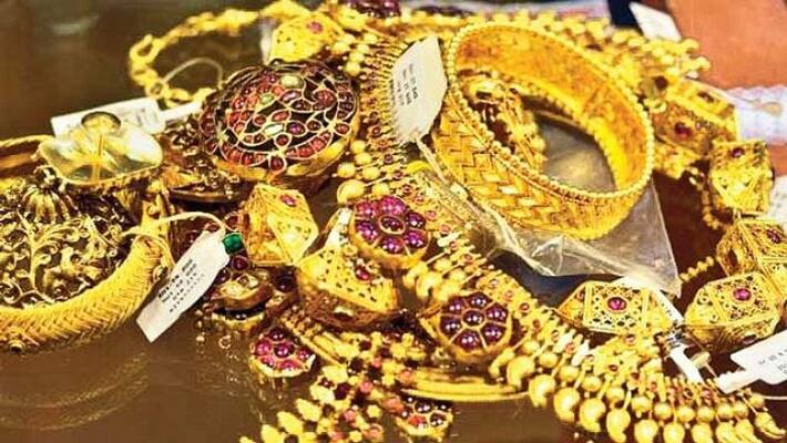 Chennai Rs 2 cr jewellery looted from showroom in T Nagar mah Chennai Rs 2 cr jewellery looted from showroom in T Nagar mah