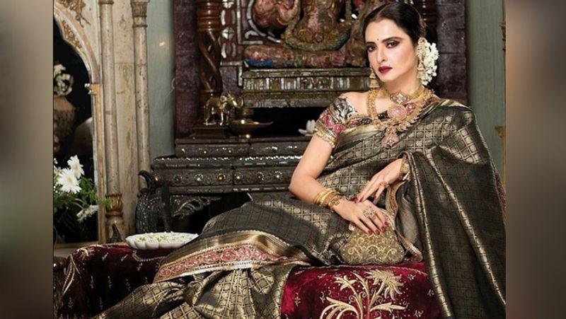 इंटरनेट में मौजूद आकड़ों के मुताबिक वे करीब 30 करोड़ से भी ज्यादा की प्रॉपर्टी की मालकिन है। 