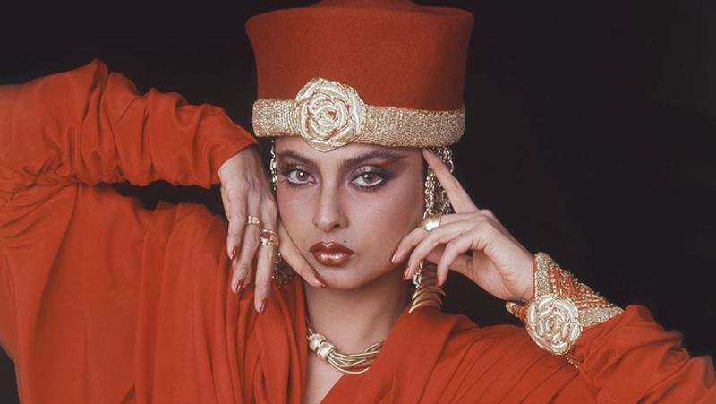 Mukesh Agarawal with whom Rekha got married committed suicide