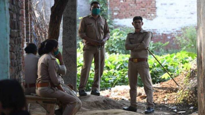 up police start investigation on lady doctor who was in hathras girls house up police start investigation on lady doctor who was in hathras girls house