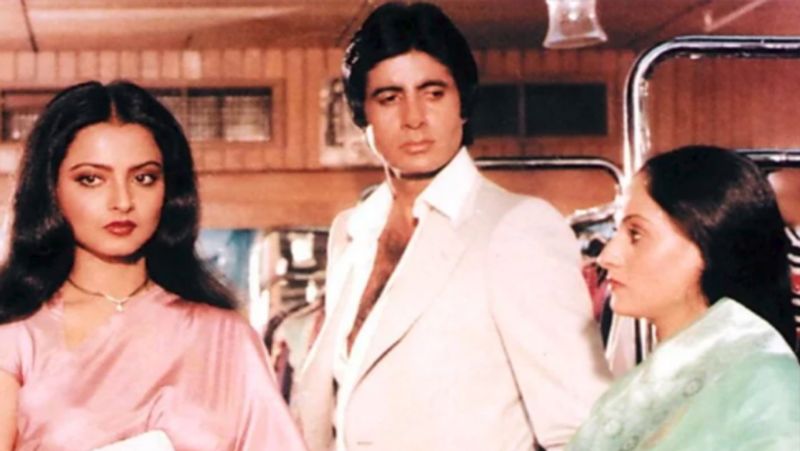 कहा जाता है कि 1976 में आई फिल्म 'दो अनजाने' की शूटिंग के दौरान अमिताभ और रेखा करीब आए थे। रेखा और अमिताभ के अफेयर के किस्से बी-टाउन की सुर्खियों बने। हालांकि, दोनों के प्यार के चर्चे जब जया तक पहुंचे तो उन्होंने एक दिन रेखा को डिनर पर बुलाया, जिसने सबकुछ बदल कर रख दिया।