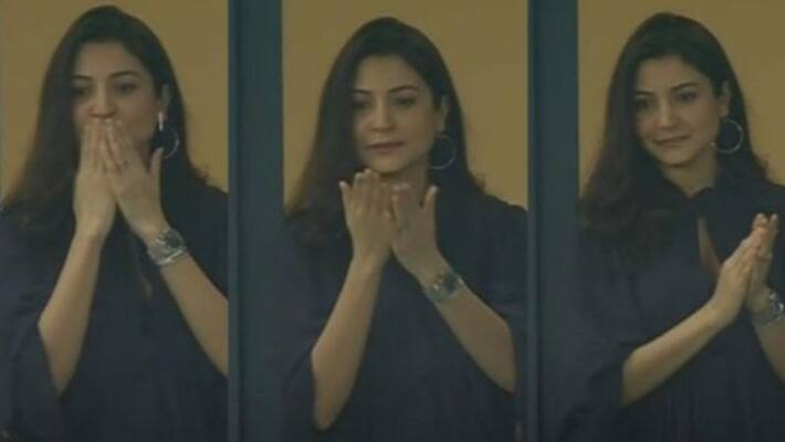 CSK vs RCB: Anushka Sharma flying kiss to Virat kohli from stands CRA CSK vs RCB: Anushka Sharma flying kiss to Virat kohli from stands CRA
