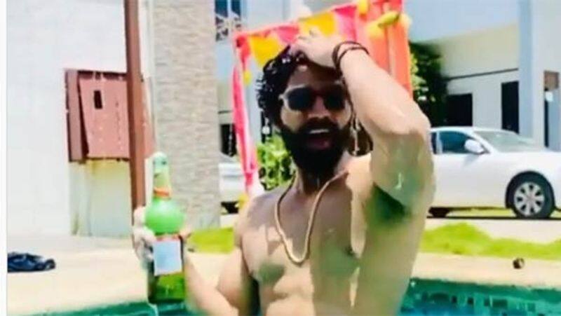 balaji murugadoss beer bathing video goes viral