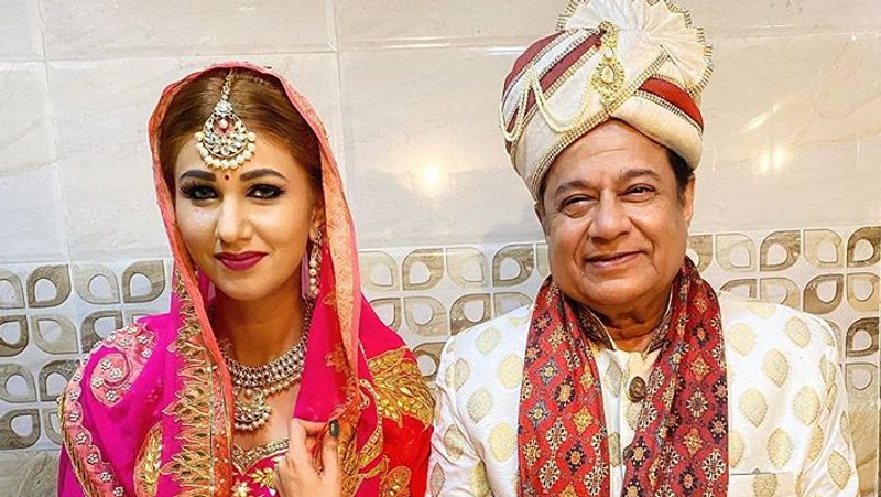 अनूप कहते हैं कि 'जसलीन की मॉर्डन ड्रेसिंग हमारे परिवार को रास नहीं आएगी। हम तो धोती-कुर्ता वाले हैं, जो भक्ति भजन गाते हैं। जसलीन उससे कैसे मैच कर पाएंगी।' 