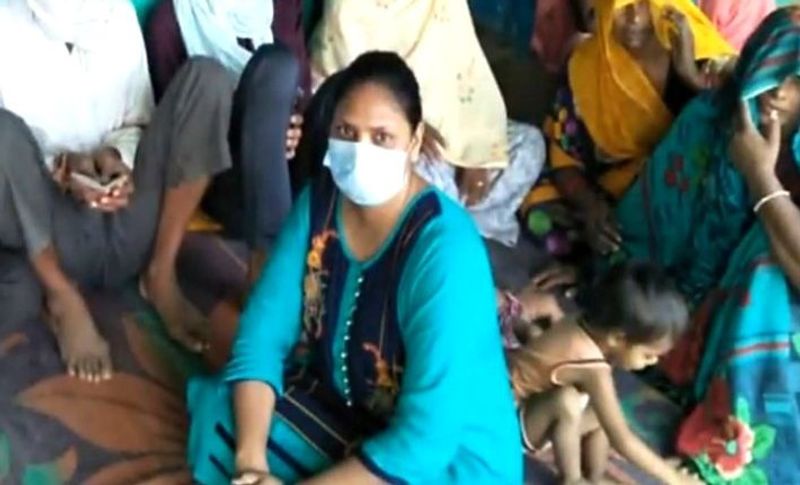 वहीं महिला के मेडिकल कॉलेज तक मामला पहुंचा तो कॉलेज के डीन मीडिया के सामने आए। कहने लगे कि अगर उसका कुछ नक्सलियों कनेक्शन निकलता है तो उस पर हम कार्रवाई करेंगे। कॉलेज में हड़कंप मचा हुआ है कि कैसे कोरोना कॉल में डॉ. बंसल जबलपुर से हाथरस पहुंच गईं।
