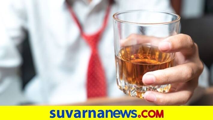Man Cut His Leg for Not Get Alcohol in Madikeri grg Man Cut His Leg for Not Get Alcohol in Madikeri grg