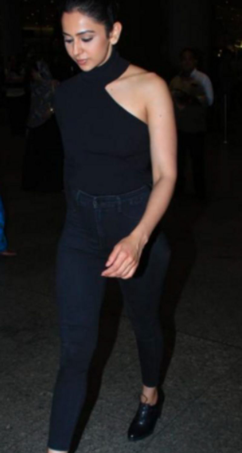 South celebrities chose BLACK outfits as their go to airport look dpl