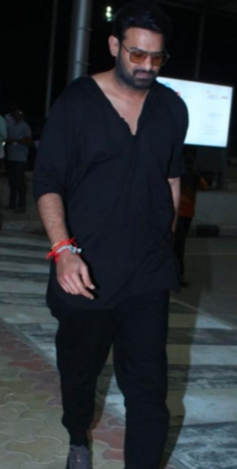 South celebrities chose BLACK outfits as their go to airport look dpl