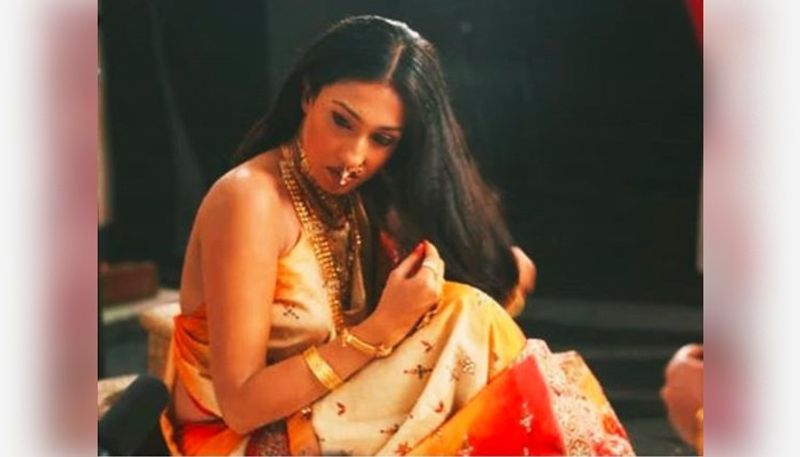 Rituparna Sengupt flaunts her hotness in saree avatar just before Pujo ADB