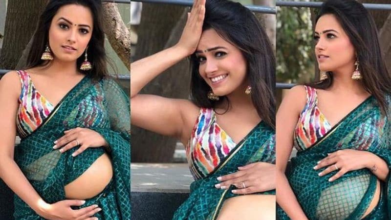 रोहित के कमेंट के बाद कई लोग अनीता के सपोर्ट में आ गए और उन्होंने भी ट्रोलर को जमकर खरी-खोटी सुनाई। इस शख्स को जवाब देते हुए एक ने कहा, मैं वाकई हैरान हूं कि आप जैसे लोग अभी भी होते हैं। मेरी दादी मां की सोच तो इससे कहीं बेहतर है।