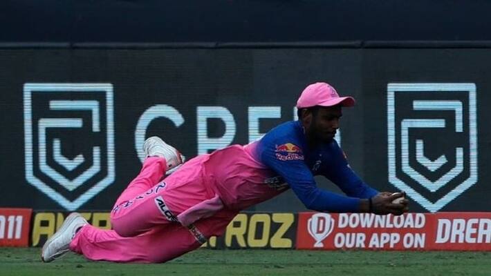 IPL 2020 watch video sanju samson takes a stunning catch IPL 2020 watch video sanju samson takes a stunning catch