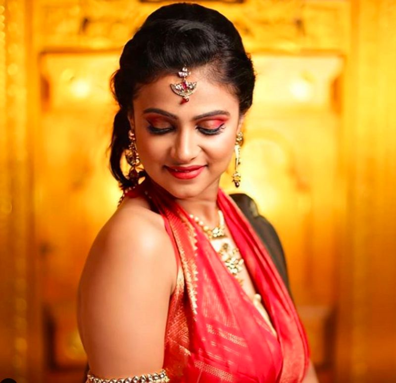 <p>ಲಕ್ಷ್ಮೀ ಬಾರಮ್ಮ ಖ್ಯಾತಿಯ ಚಿನ್ನು ಕಿರುತೆರೆ ವೀಕ್ಷಕರ ಹಾಟ್ ಫೇವರೇಟ್.</p>