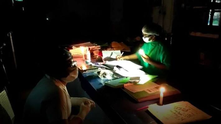 Patents are trouble due to load shedding in hospital at Midnapore ASB Patents are trouble due to load shedding in hospital at Midnapore ASB