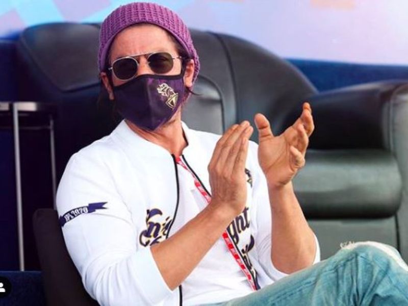 KKR owner Shah Rukh Khan end all controversy over wearing mask in IPL 2020 spb