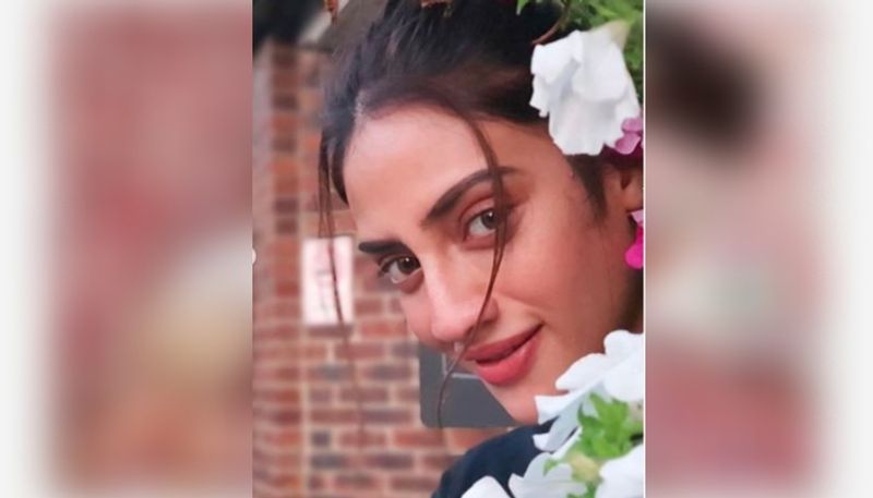 Nusrat Jahan brings out her bong beauty in London as well ADB