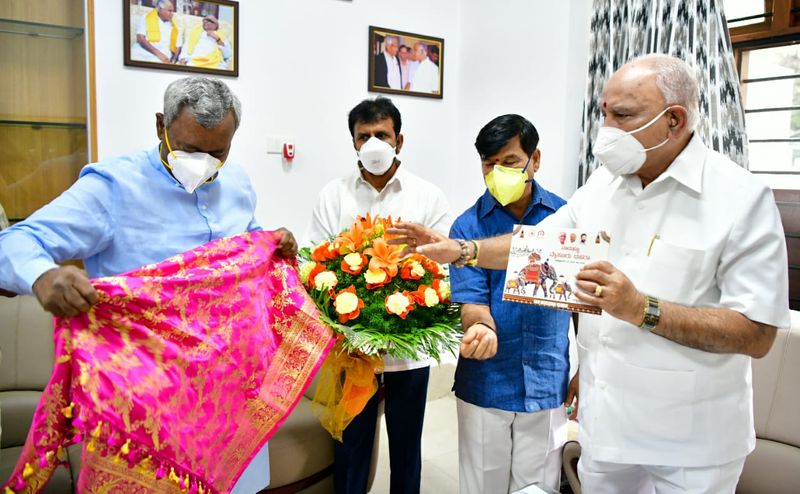 ST Somashekar invites CM BS Yediyurappa to Mysuru Dasara snr