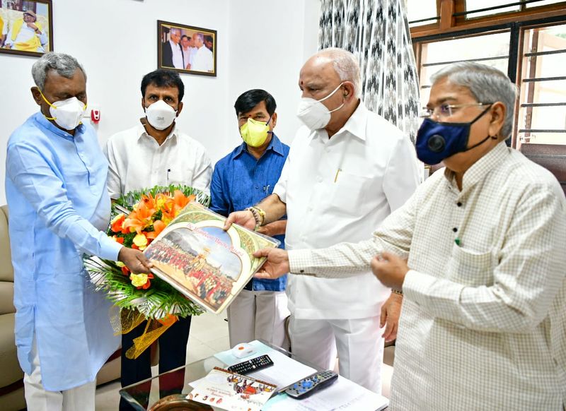 ST Somashekar invites CM BS Yediyurappa to Mysuru Dasara snr