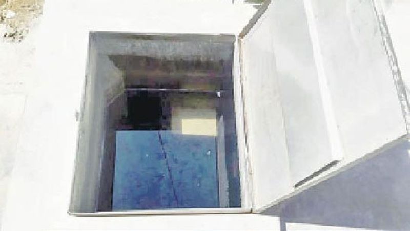 मायकेवालों ने लगाया दामाद पर आरोप...
सीता के मायके वालों ने इसे हत्या बताया है। उन्होंने दिनेश पर इल्जाम लगाया है। पुलिस ने तीनों के शव मायके वालों को सौंपे। इनका शिवगंज में अंतिम संस्कार किया गया। मृतका के ससुरालवालों का कहना है कि उनका कभी कोई विवाद नहीं हुआ। पति ने भी किसी झगड़े से मना किया। कपल की शादी 4 साल पहले हुई थी। दोनों ने लवमैरिज की थी। हालांकि आरोप है कि दिनेश सीता को भगाकर ले गया था।