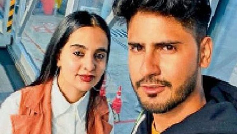 यह मामला हरियाणा के ही गन्नौर से जुड़ा है। यहां पानीपत रिफाइनरी में इंजीनियर की पत्नी ने सुसाइड कर लिया। पानीपत में मतलौडा के सरपंच अशोक पुत्र लहणा सिंह ने पुलिस को बताया कि 22 जनवरी 2018 को बेटी नीरज (24) की शादी शिव भारत पुत्र बलबीर वासी पांची जाटान के साथ की हुई थी। इकलौती लड़की होने से उन्होंने खूब पैसा और जेवर दिए थे। इसके बाद भी उनका दामाद प्रॉपर्टी का आधा हिस्सा मांग रहा था। इससे दुखी होकर उनकी बेटी ने सुसाइड कर लिया। आगे पढ़ें एक अन्य घटना के बारे में...