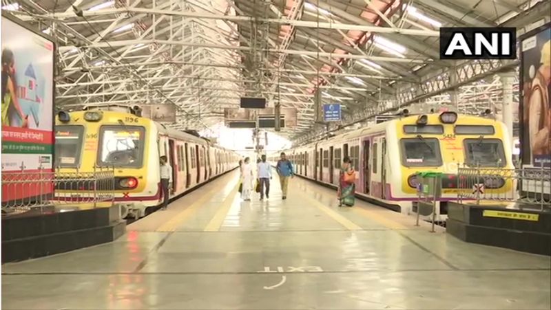 due to Major power outage train service stopped in mumbai bsm
