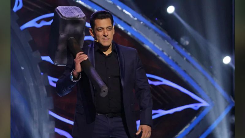 बता दें कि बिग बॉस 14 को जबरदस्त बनाने के लिए मेकर्स घर में कुछ और वाइल्ड कार्ड एंट्री करवाने वाले हैं। 
