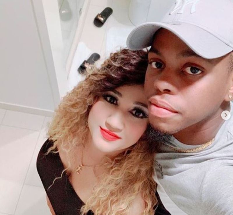 ipl 2020 meet delhi capitals cricketer shimron hetmyer super hot girlfriend nirvani umrao ckm