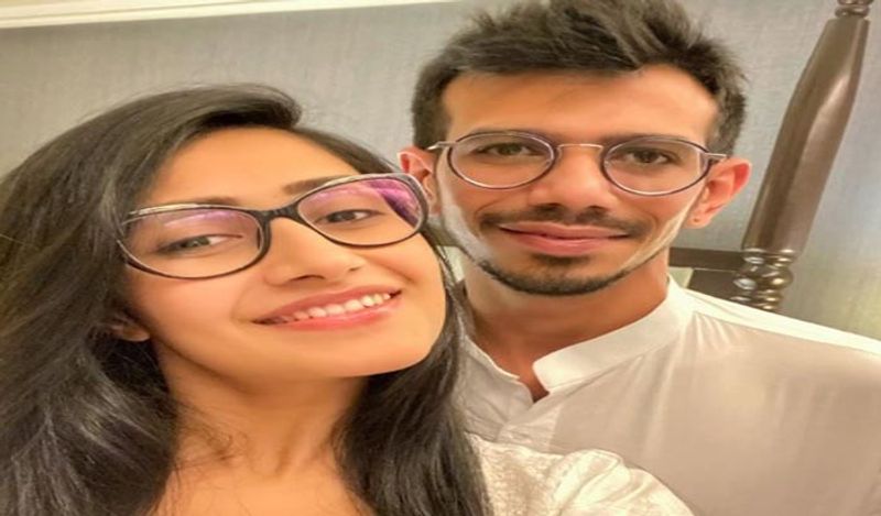 12 अक्टूबर को रॉयल चैलेंजर बेंगलुरु का मुकाबला किंग्स इलेवन पंजाब के साथ है। ऐसे में मैच से ठीक पहले पहुंची धनश्री यहां चहल की हौसलाअफजाई करेंगी।
