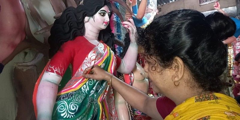 A lady from Raigung works as profession idol maker during Dura Puja BTG
