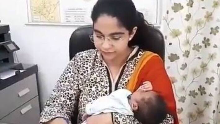 Viral Video of uttar pradesh ias officer rejoins work 22 days after given birth bsm Viral Video of uttar pradesh ias officer rejoins work 22 days after given birth bsm