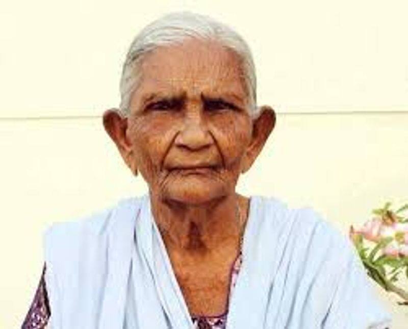 Tamil Nadu Chief Minister Edappadi Palanichamy's mother has passed away.! Tributes to various political party leaders ..!