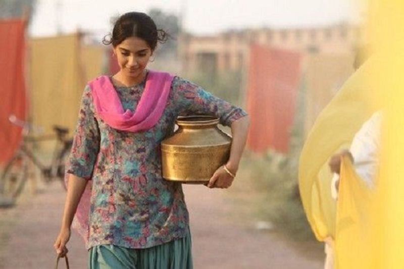 10 times Bollywood actors did not charge any fee for films dpl