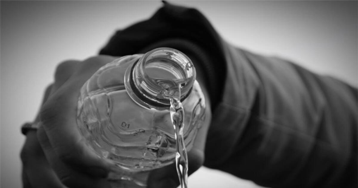 ஓயாத டார்ச்சர்.. உடலுறவுக்கு மறுப்பு.. வெறியில் இருந்த கள்ளக்காதலன் ஆசிட்டை எடுத்து எங்கு ஊற்றினார் தெரியுமா?