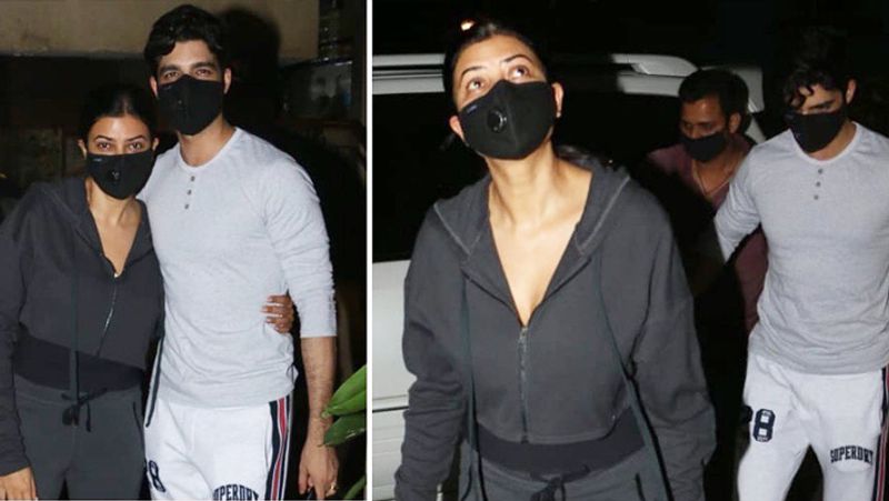 सुष्मिता सेन अपने ब्वॉयफ्रेंड रोहमन शॉ के साथ स्पॉट हुई।