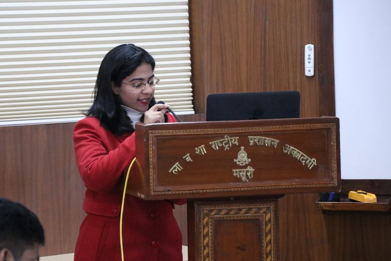 IAS Soumya Pandey Rejoin office 14 Days After her Delivery snr