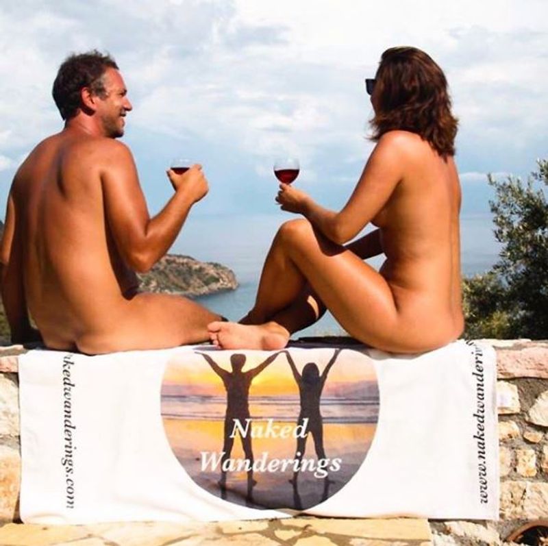 The couple travels the world naked travel story goes viral on social media BDD